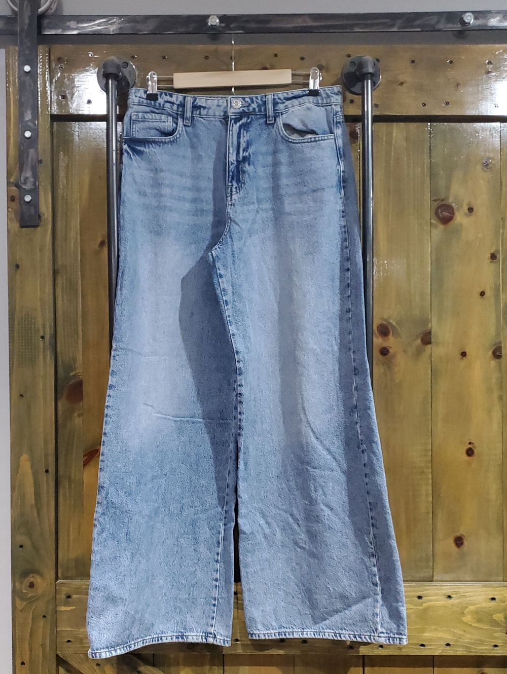 Forever 21 Premium Light Blue High Rise Wide-Leg Flare Jeans Size 30 Drama